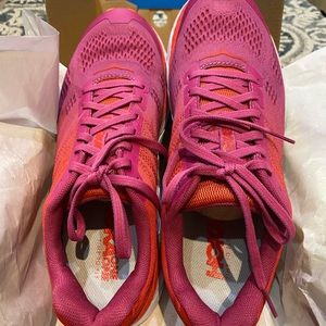 Women’s Hoka Clifton 6